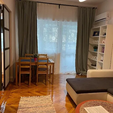 Interbellic Flat Apartment