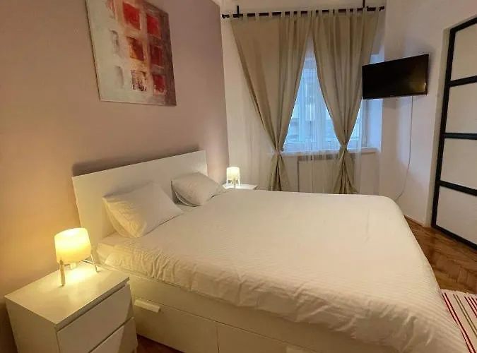 Interbellic Flat Apartament