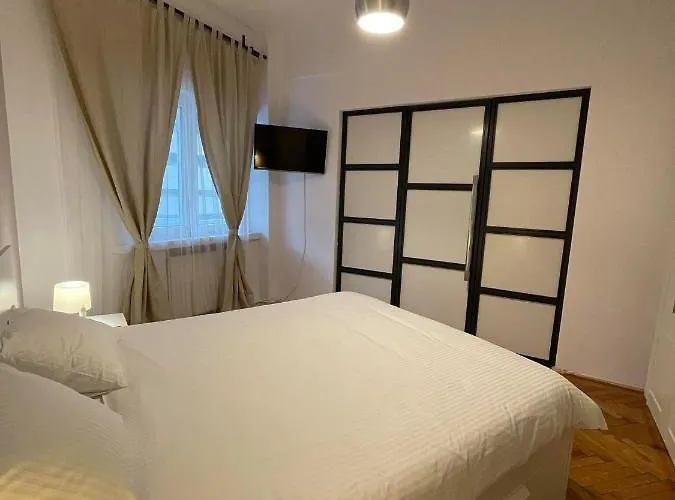 Interbellic Flat Appartement Boekarest